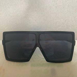 COPY - Oversized Sunglasses